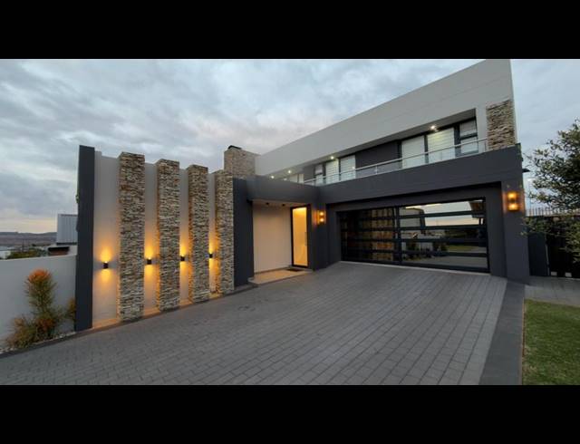 4 BEDROOM HOUSE FOR SALE IN MIDSTREAM HEIGHTS